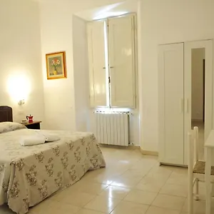 Vanessa 3*, Florence Italy