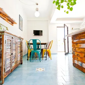 Shining Couette-café Avola