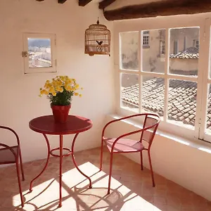 Longo Mai Couette-café Apt