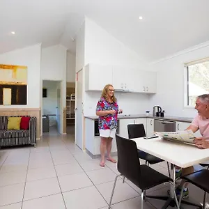 https://kirra-beach-tourist-park.queenslandhotels.net